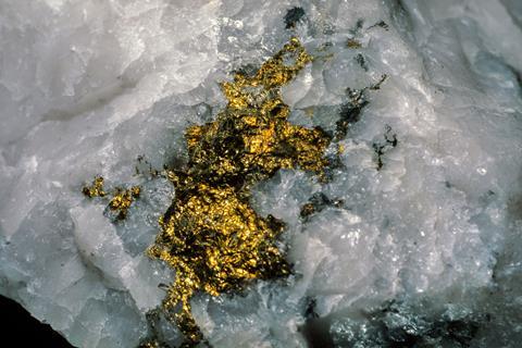 Earthquake-induced electricity offers answer to mystery of gold nugget formation