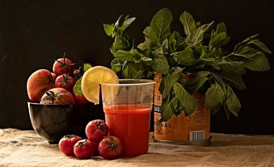 Tomato-Soy Juice Intake Decreases Inflammation in Obese People