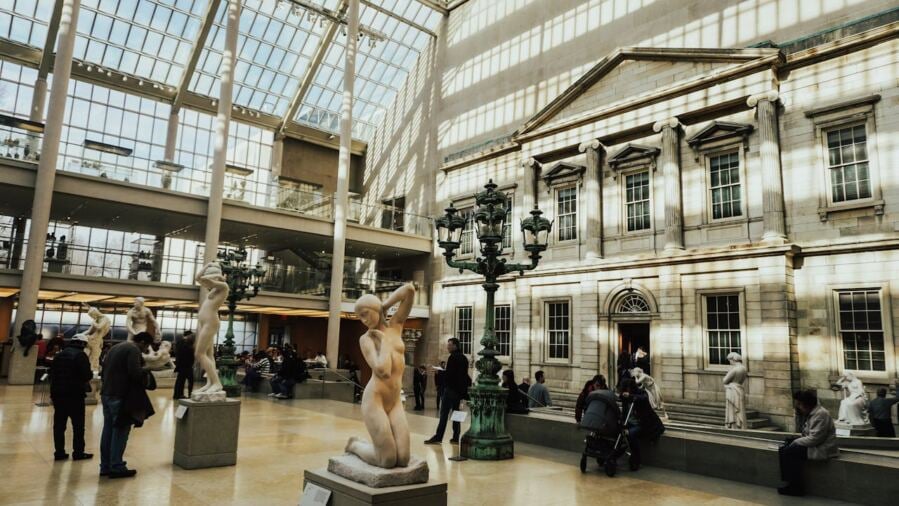 Weekly Museum Trips Offer Anti-Aging Advantages Similar to Consistent Exercise