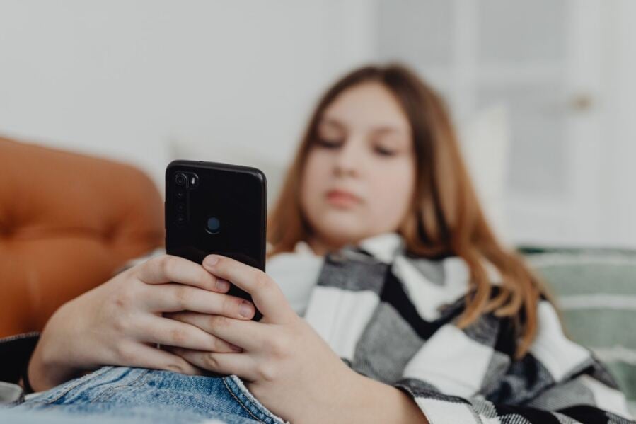 Prolonged Use of Instagram Might Diminish Your Capacity to Identify Your Own Face