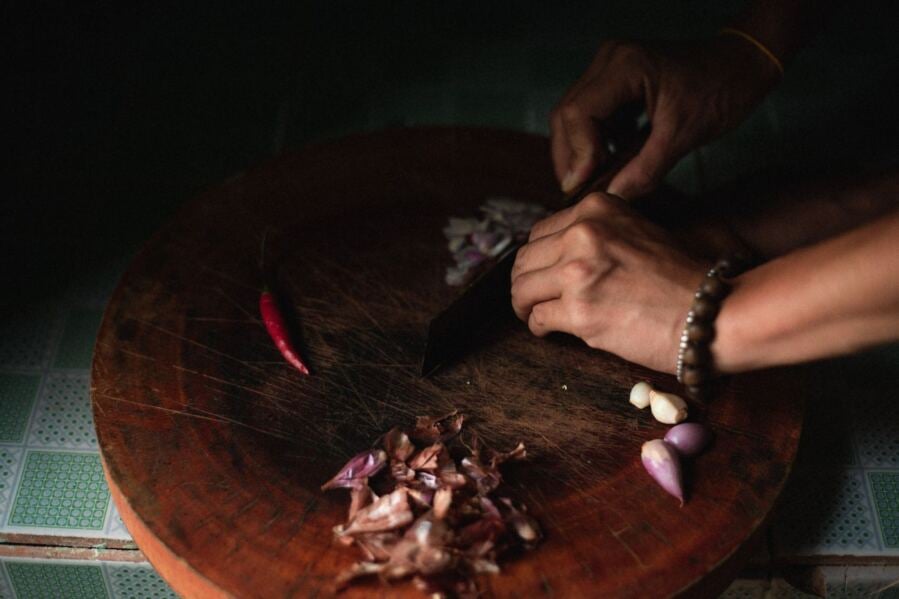 The Factors Contributing to Our Confidence in Food Preparation Even with Health Hazards