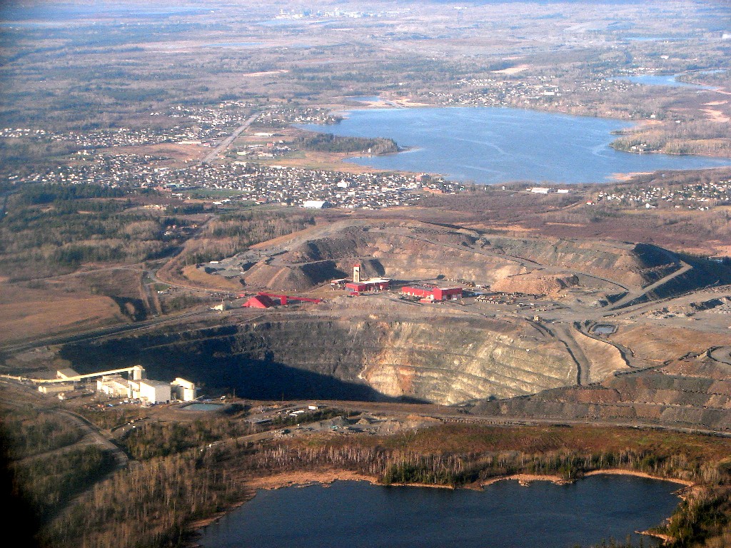 Geologist Uncovers and Samples 2 Billion-Year-Old Water from Canadian Excavation