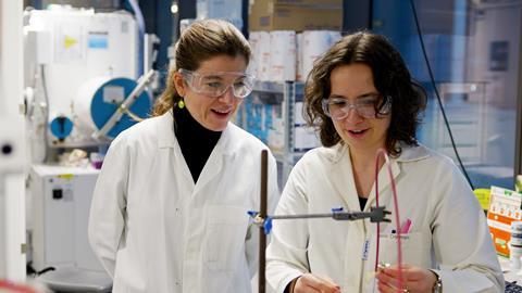 Monitoring the Actions of Unmatched Electrons