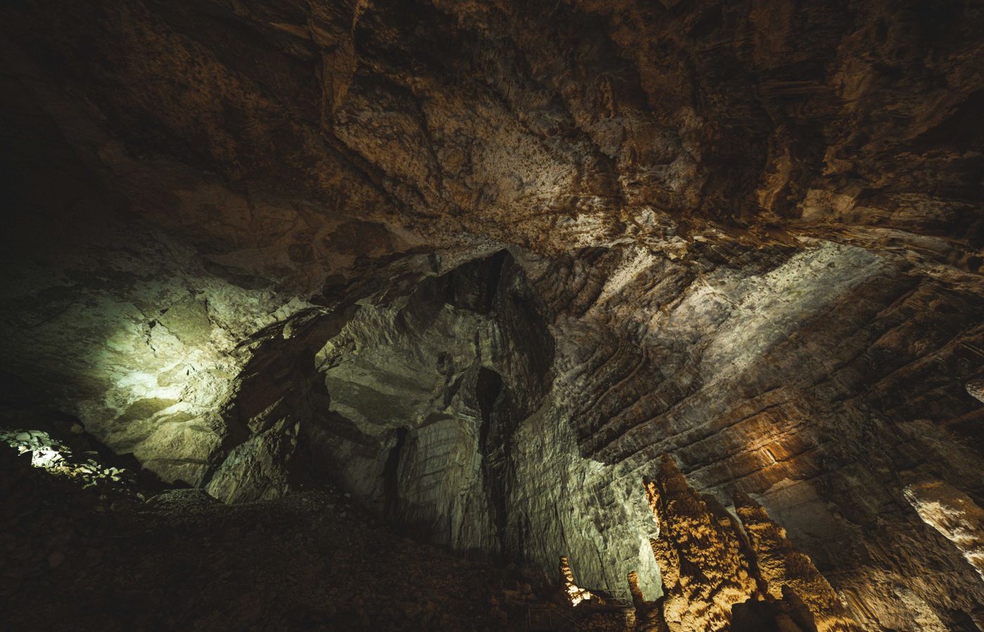 "Profound Earth Biosphere: Microbes Flourish in Shadow with Enormous Carbon Stocks Greatly Surpassing Human Quantities"