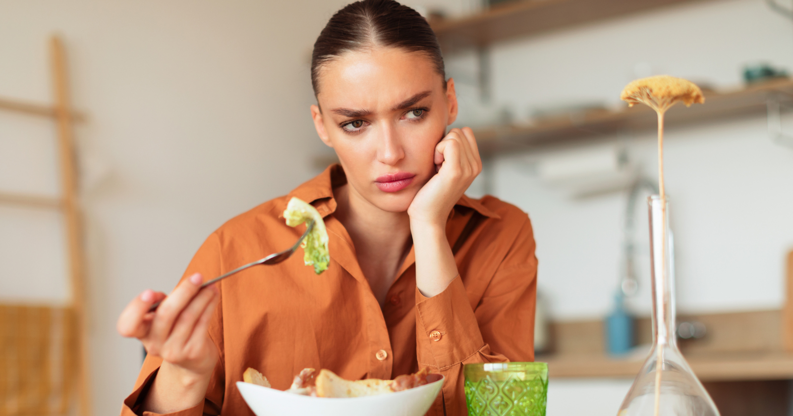 "Research Connects Eating Alone to Life Satisfaction, Shows 53% Rise in Individual Meals Among Americans Since 2003"
