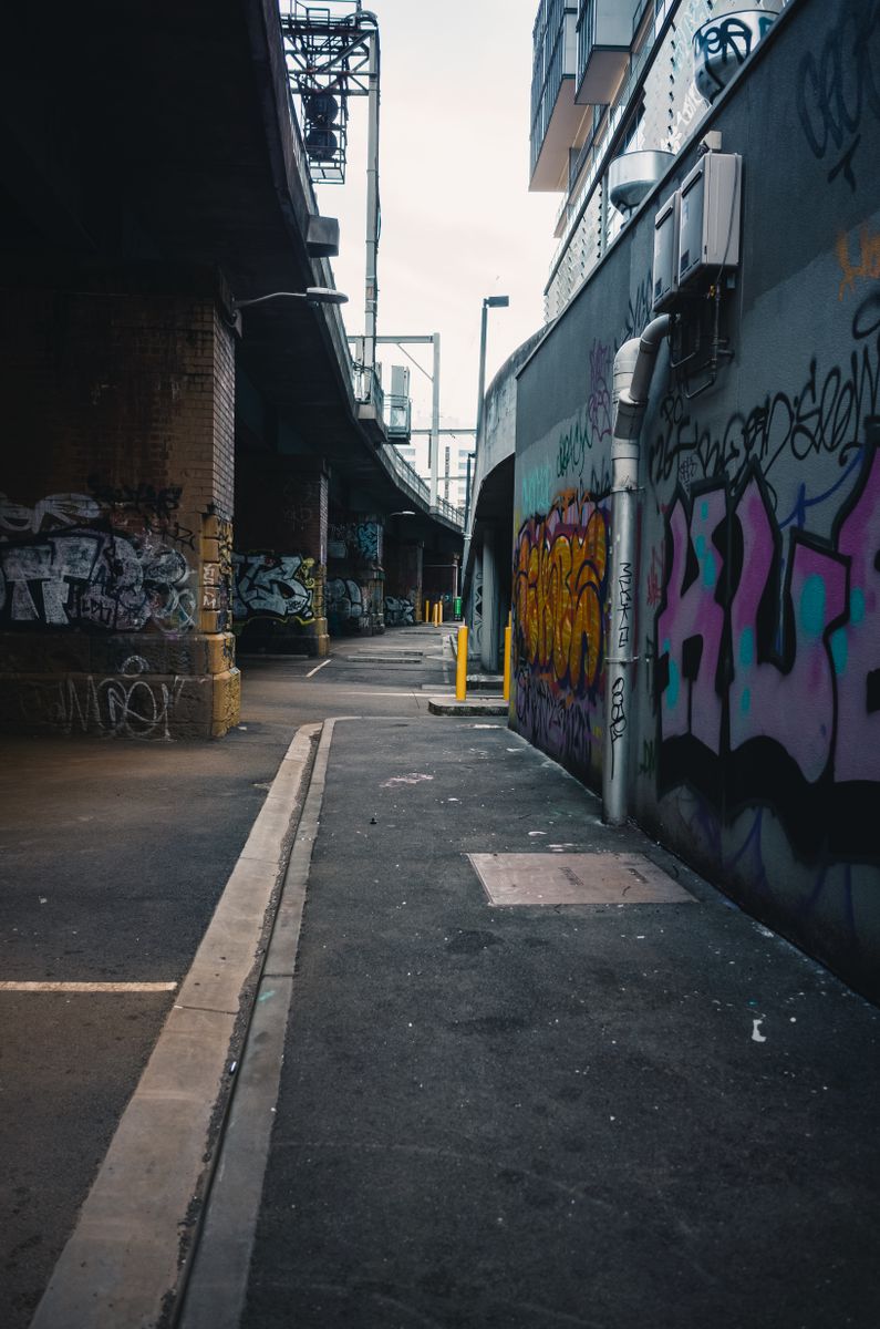 Research Indicates Graffiti Boosts Mailbox Theft: 13% Taken from Neat, 27% from Graffiti-Marked