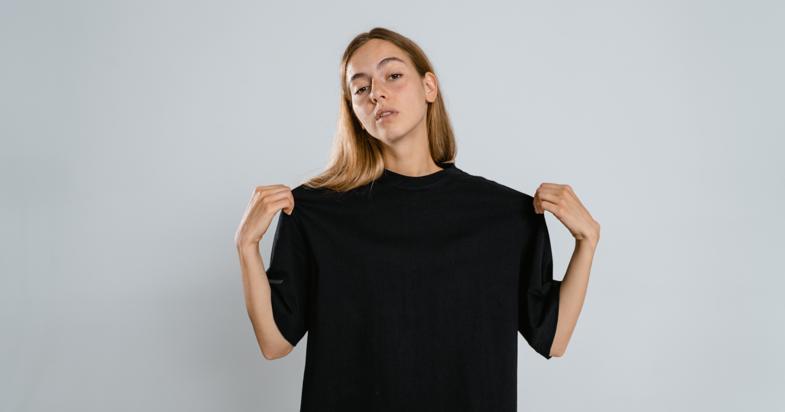 "The Fashion Industry's Water Footprint: One T-Shirt Requires 2,700 Liters, Affecting Global Water Resources in Drought-Stricken Regions"