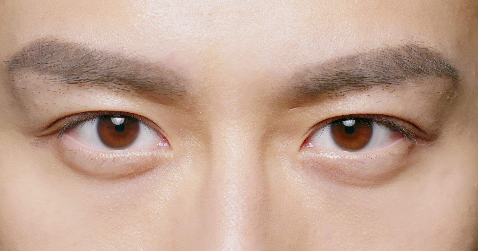 The Intricacies of Eye Contact: Authority and Misrepresentation in Viewed Integrity