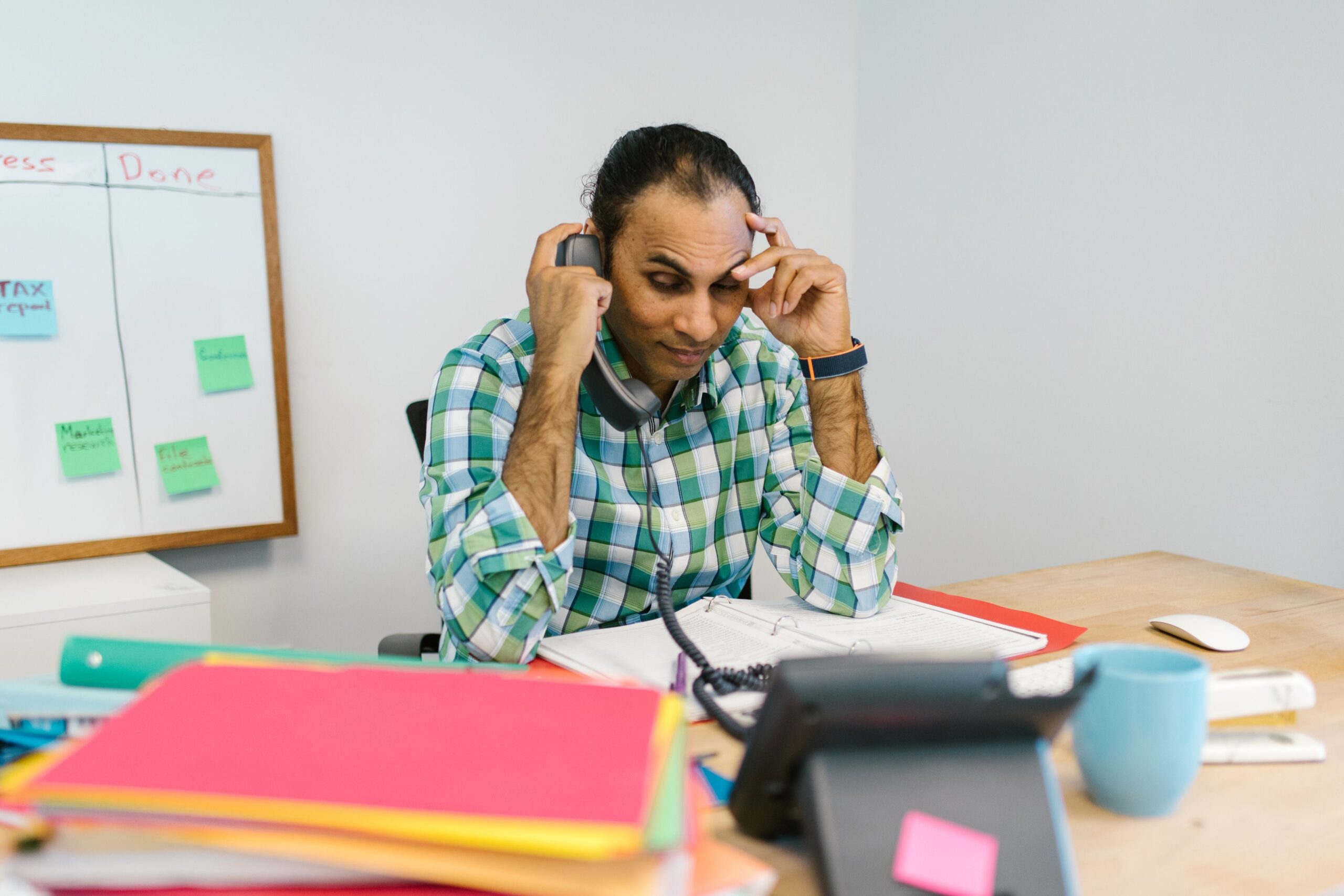 2017 Research Uncovers Cultural Variations in Views of Affluence and Prestige Shaped by Facebook Updates: Americans Embrace Busyness, Italians Favor Leisure