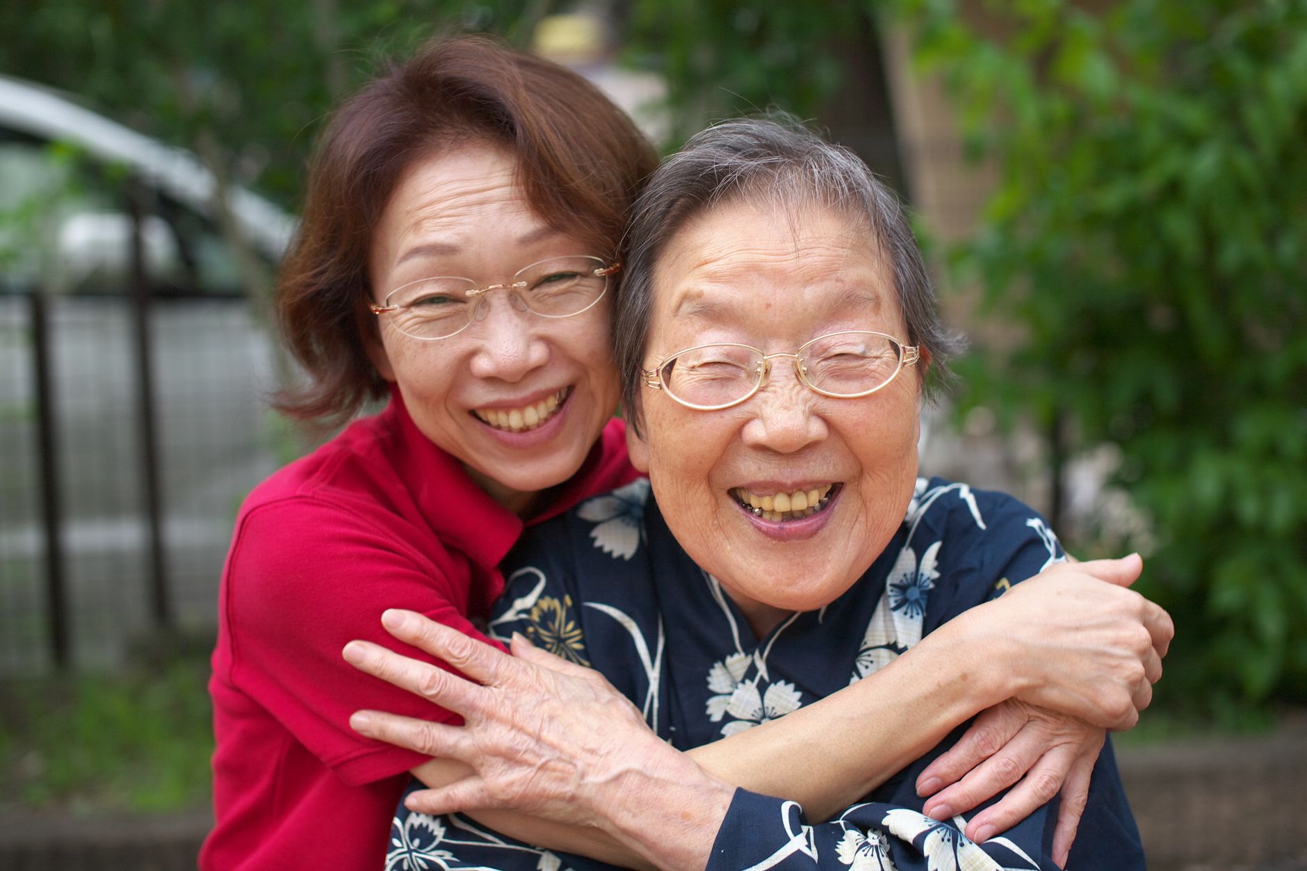 Japanese females top global life expectancy at 87.33 years in 2025, whereas Japanese males hold the seventh position worldwide at 81.35 years.
