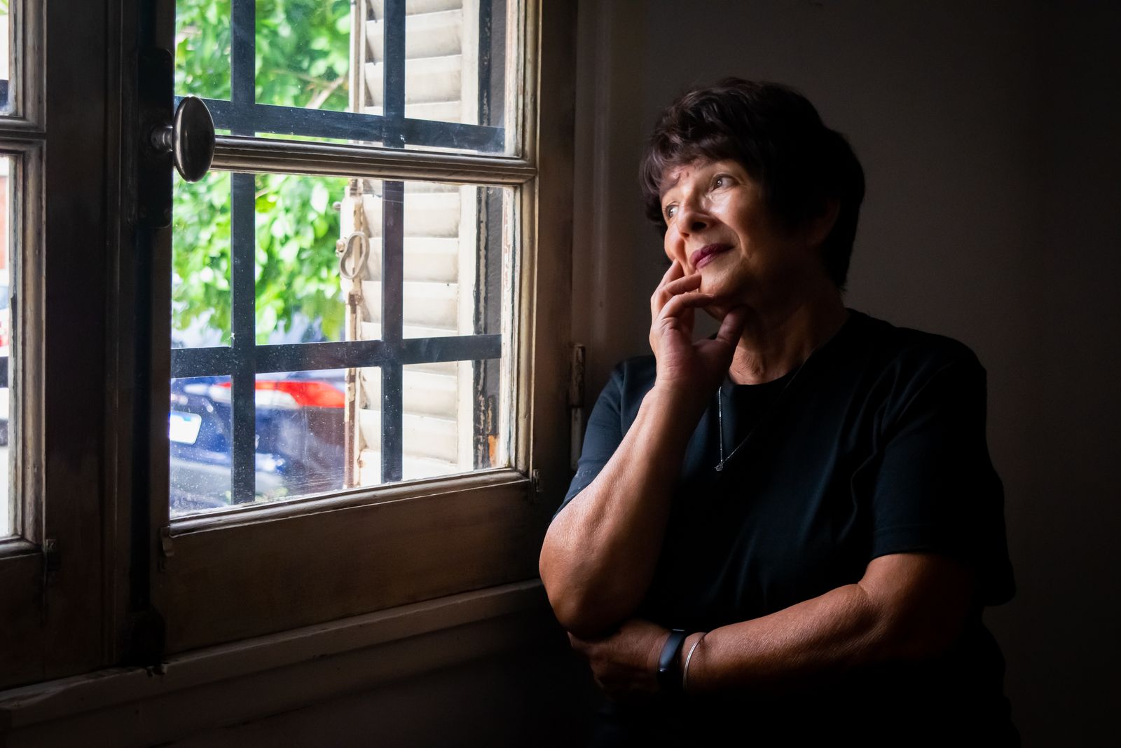Psychologists Disclose That Elegant Aging in One's Seventies Results from Releasing the Desire for External Validation Instead of Remaining Occupied
