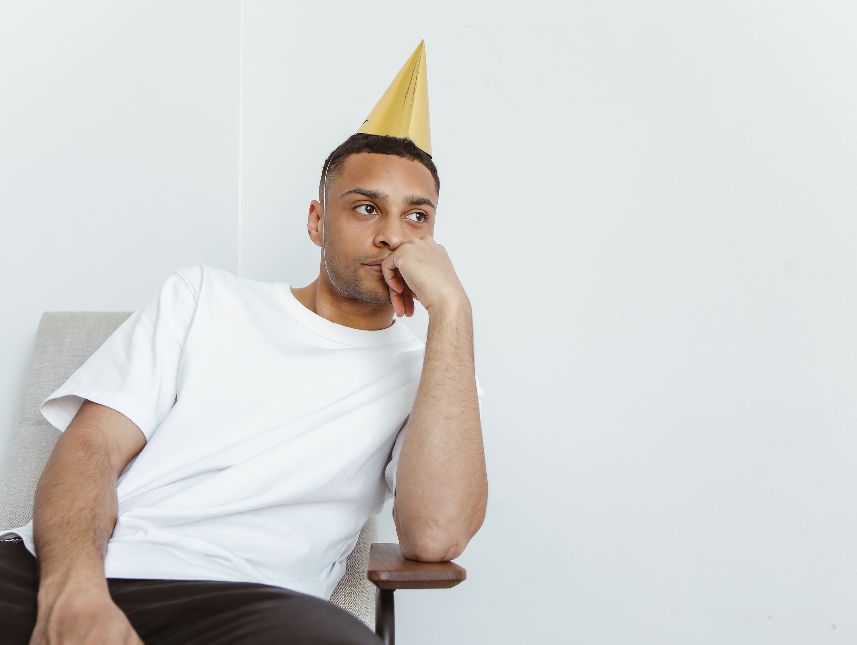 Psychologists Uncover Signs of Introverts Practicing Extroversion: Self-Monitoring and Surface Acting Result in Fatigue