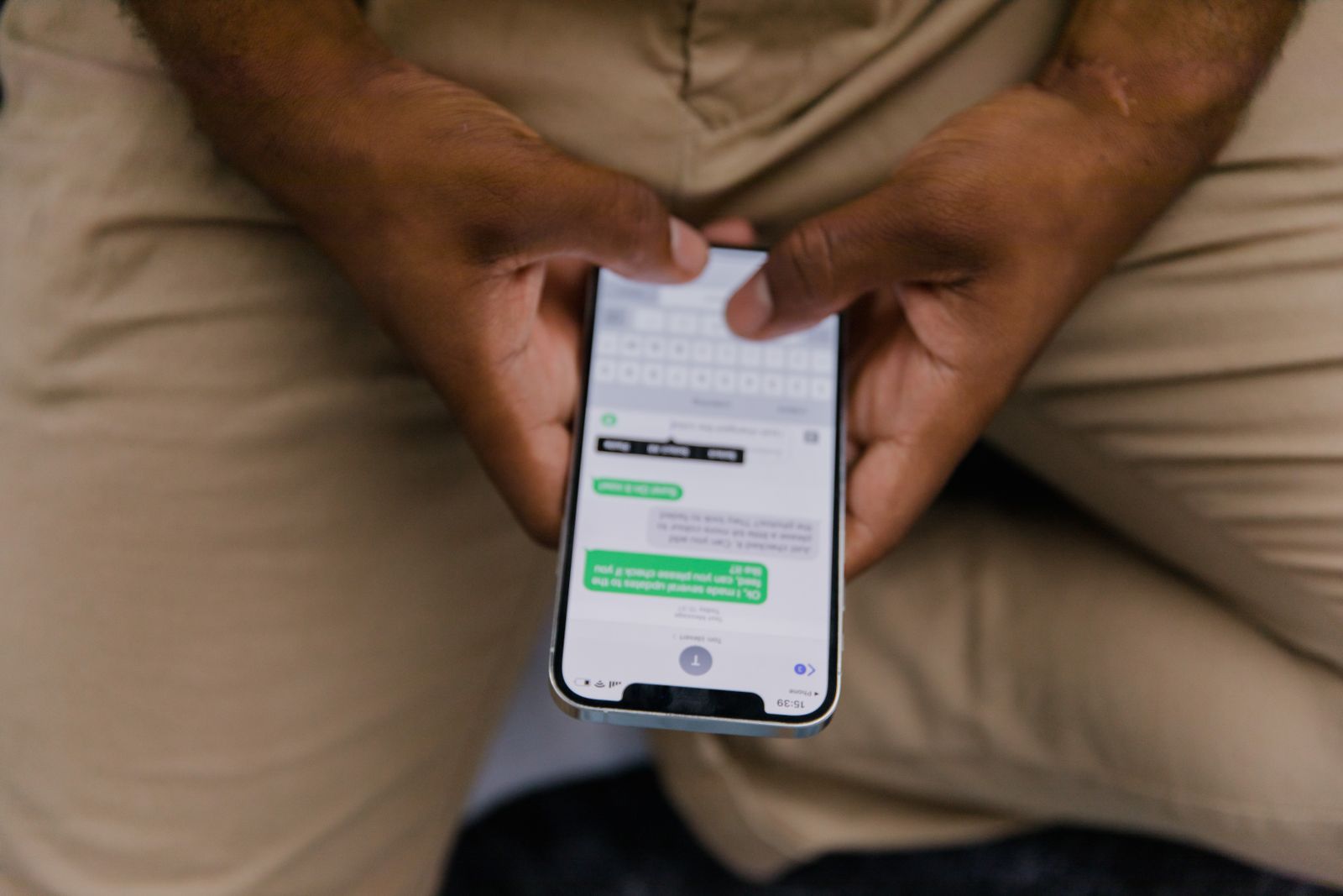 Psychology Shows Adults Revisit Old Messages to Validate Previous Affection and Bonds