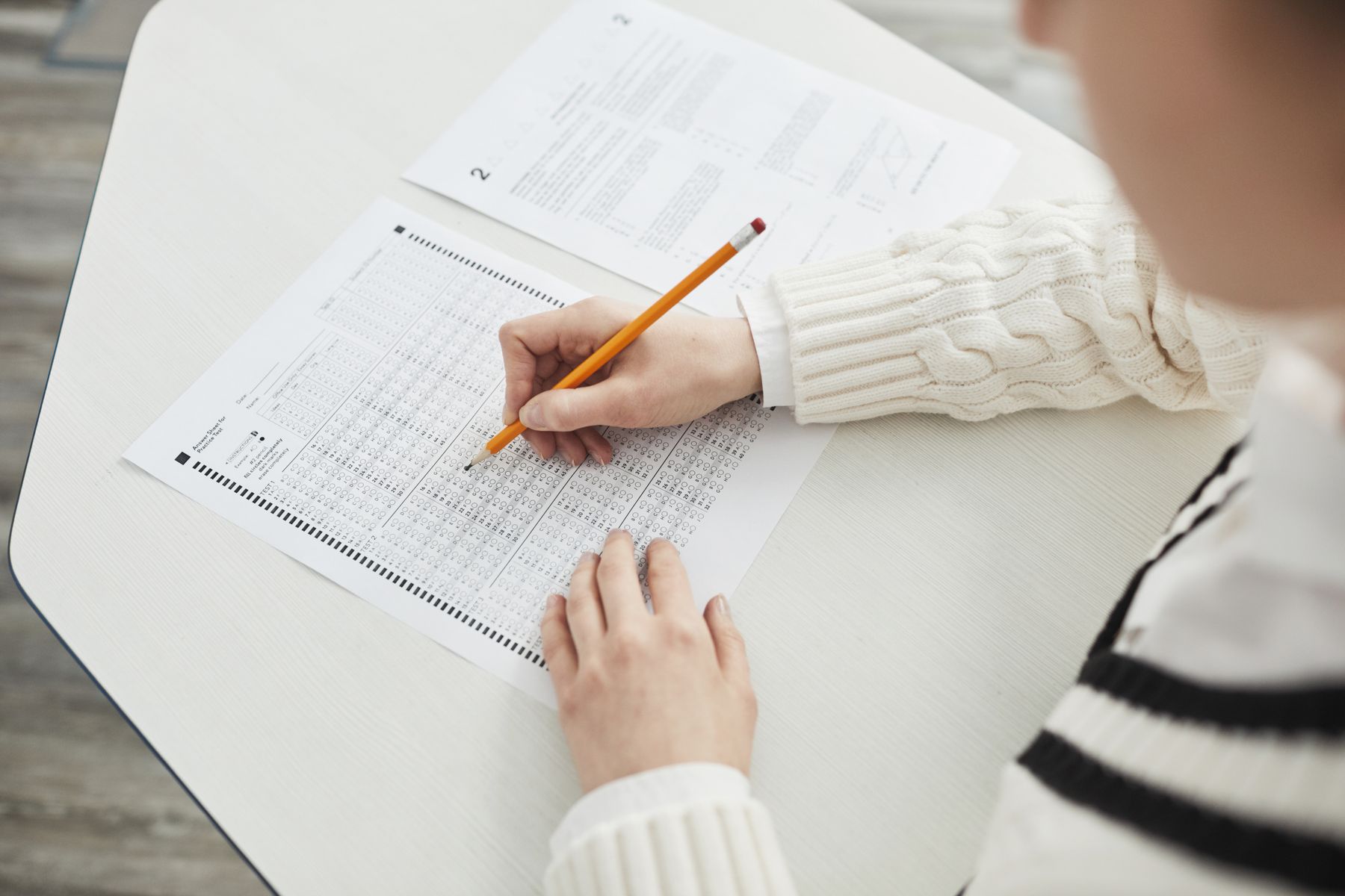 Research Reveals IQ Increases Reverted Post-1975, Featuring a Seven-Point Decrease per Generation, Unrelated to Genetics in Norwegian Conscripts