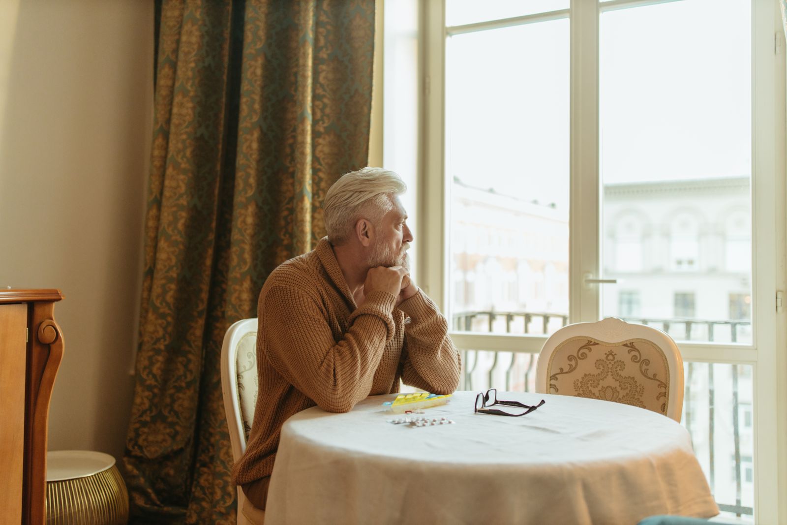 Research Shows Accelerated Decline in Verbal Memory After Retirement Among British Civil Servants, Whereas French Retirees Benefit from Enhanced Sleep