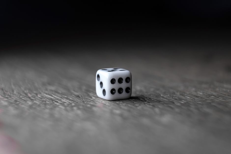 Simulation Shows That the Most Successful Worker of 2018 Was of Average Talent but Had 650 Times More Luck Over 100 Trials Involving 1,000 Participants