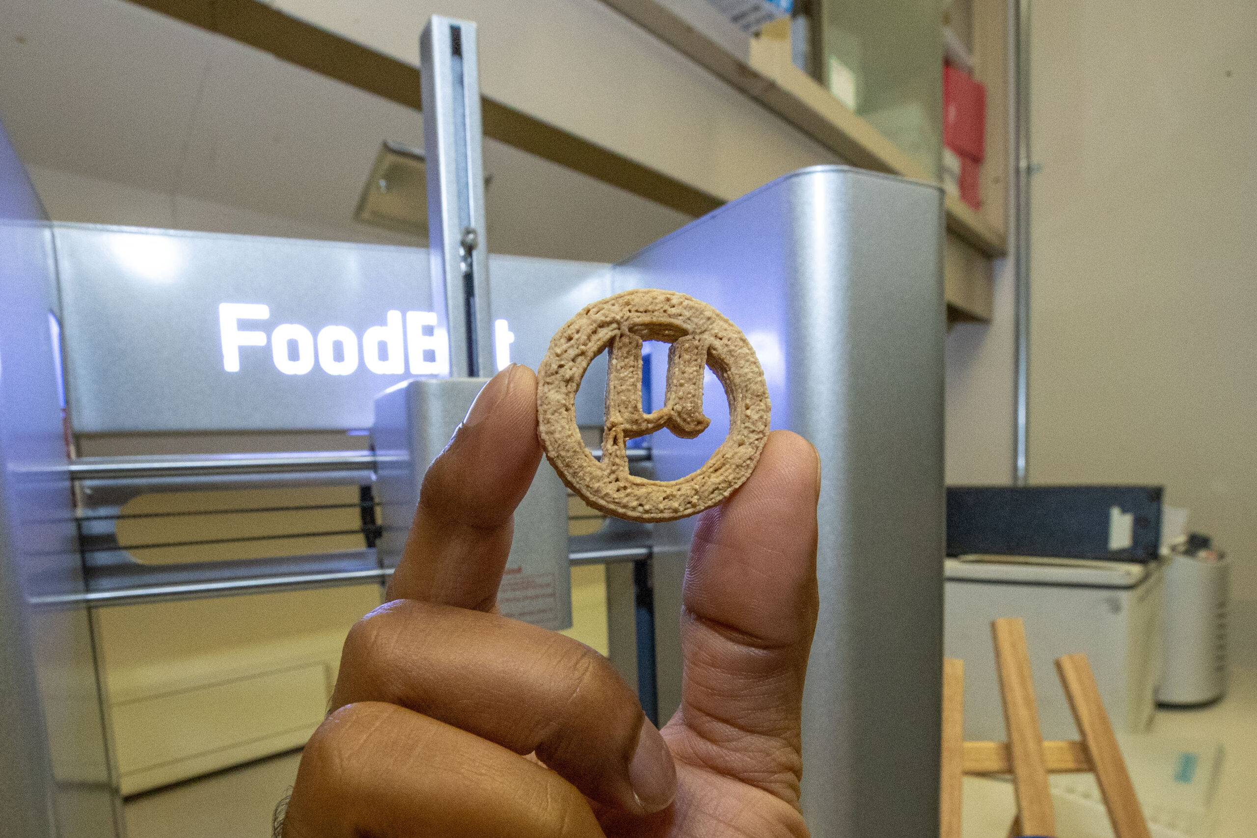 SIU Reveals Groundbreaking 32-Step Method Utilizing PET Bottles and Corn Stalks to Produce Edible ÂµBites Cookies Enhanced with Reconstructed Proteins, Vanillin, and Beta-Carotene at ACS Conference