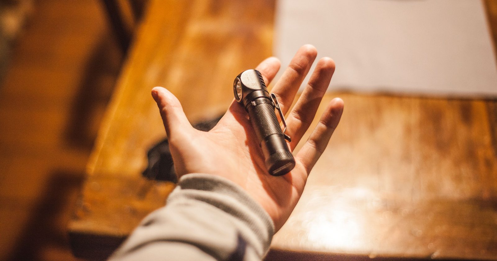 Teen Innovator in British Columbia Develops Flashlight Driven by Heat from Human Palms and Air Temperature Differences Utilizing Peltier Tiles