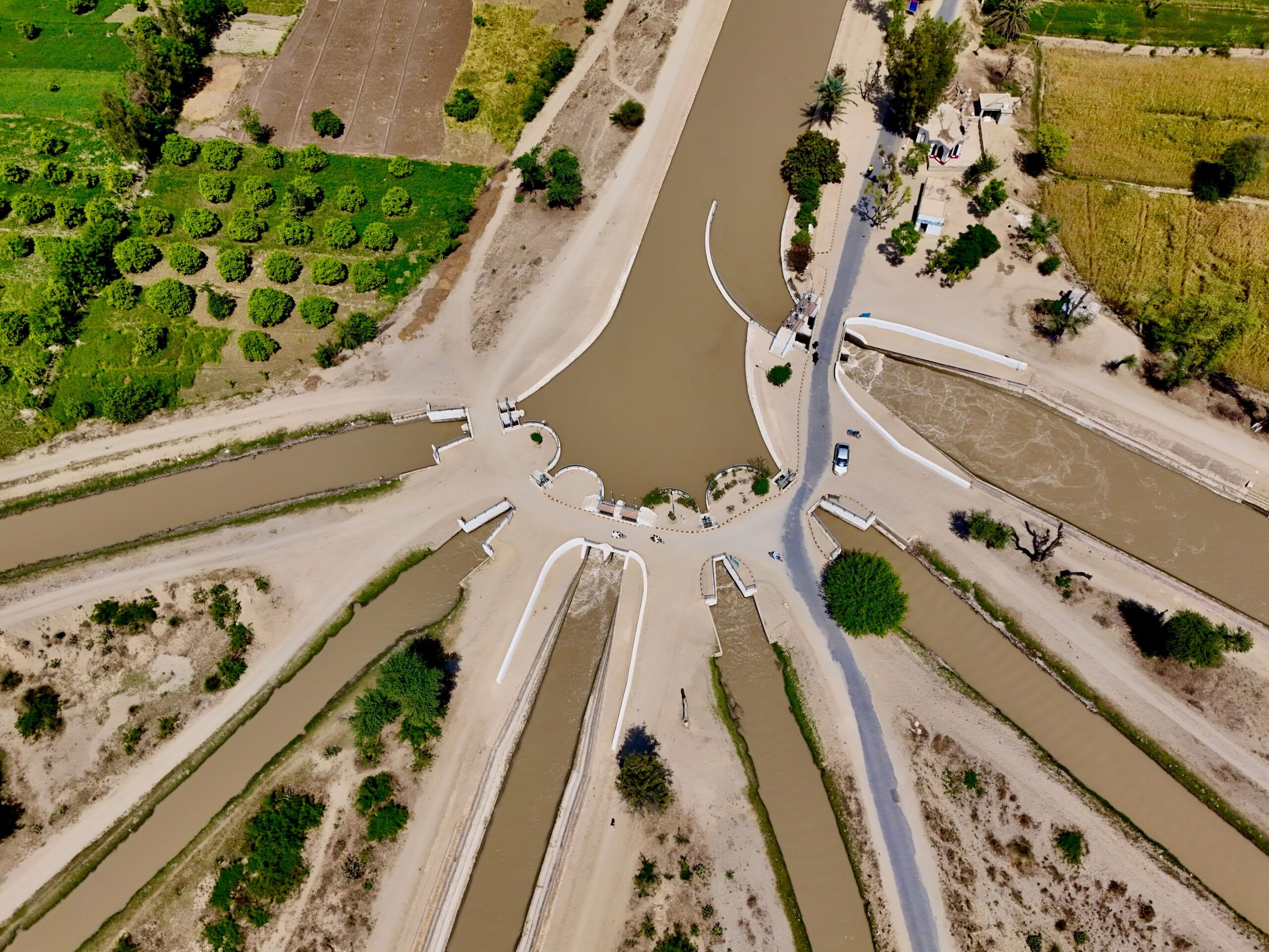 California Finalizes 1.6-Megawatt Solar Setup Above Irrigation Canals to Minimize Evaporation and Improve Efficiency by 2025