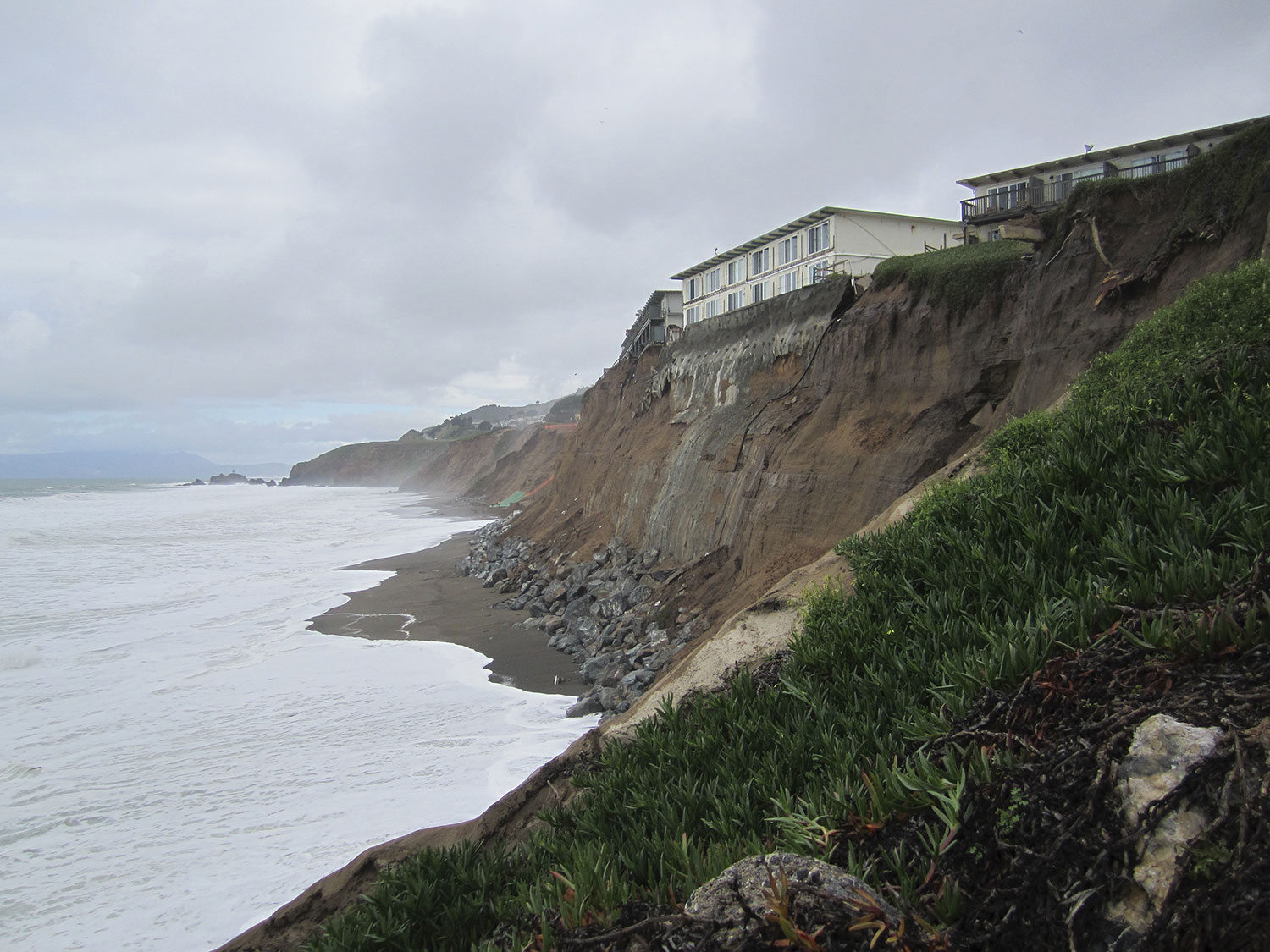 California Issues Statewide El Niño Emergency, Marks Ten Beachfront Residences at Dana Point with Red Tags in Anticipation of Winter Storms