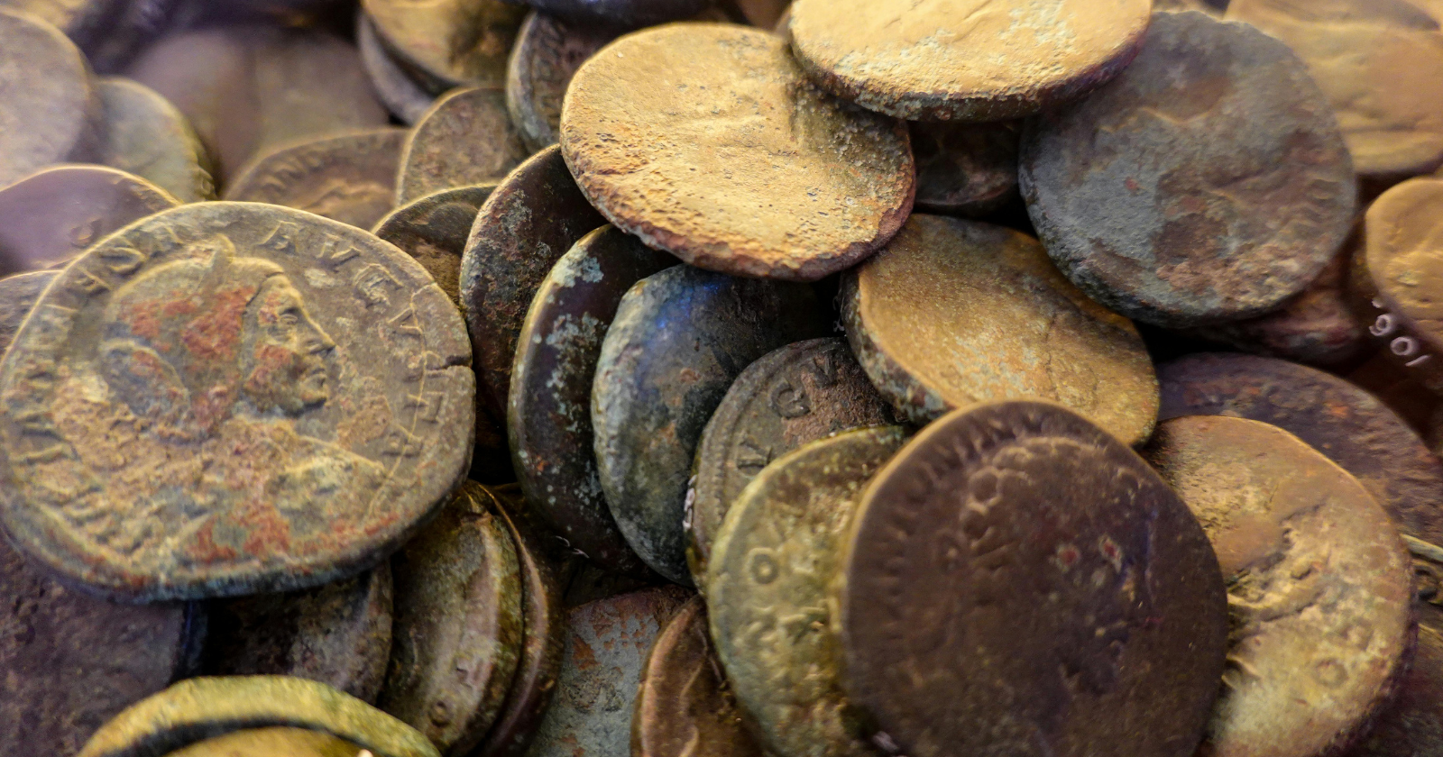 Farmer Uncovers One of Britain's Wealthiest Roman Treasure Troves Containing 15,000 Coins and Jewelry While Looking for Missing Hammer