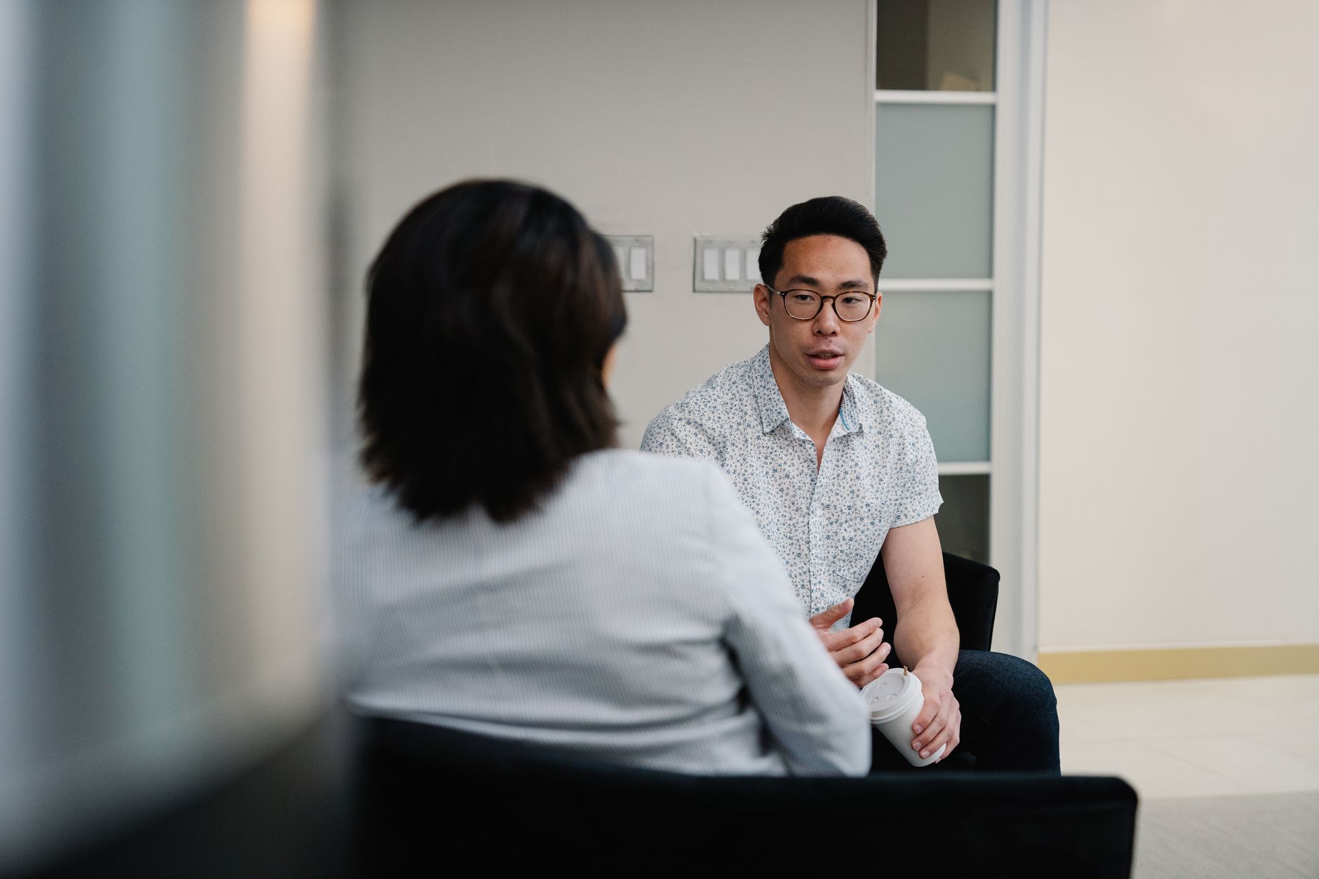 Individuals of High Status Diminish Their Authority by Demonstrating Weakness, Contrary to Overall Favorable Attitude Towards Vulnerability: Research Results