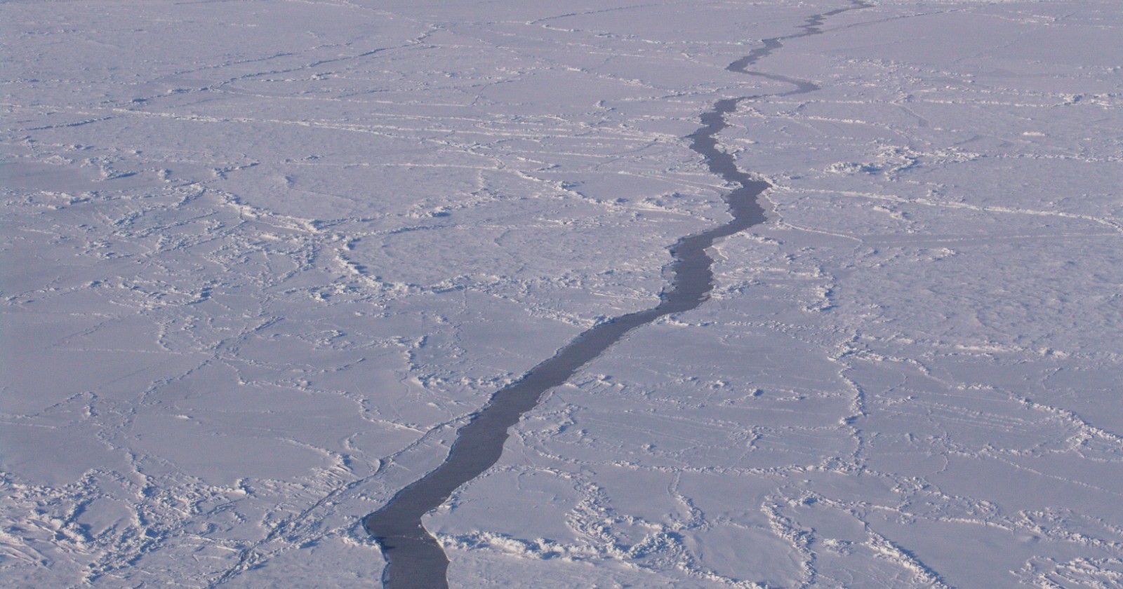 Magnetic Profiling Uncovers 68% of Arctic Gakkel Ridge Seafloor as Exposed Mantle from 35 Million Years Past