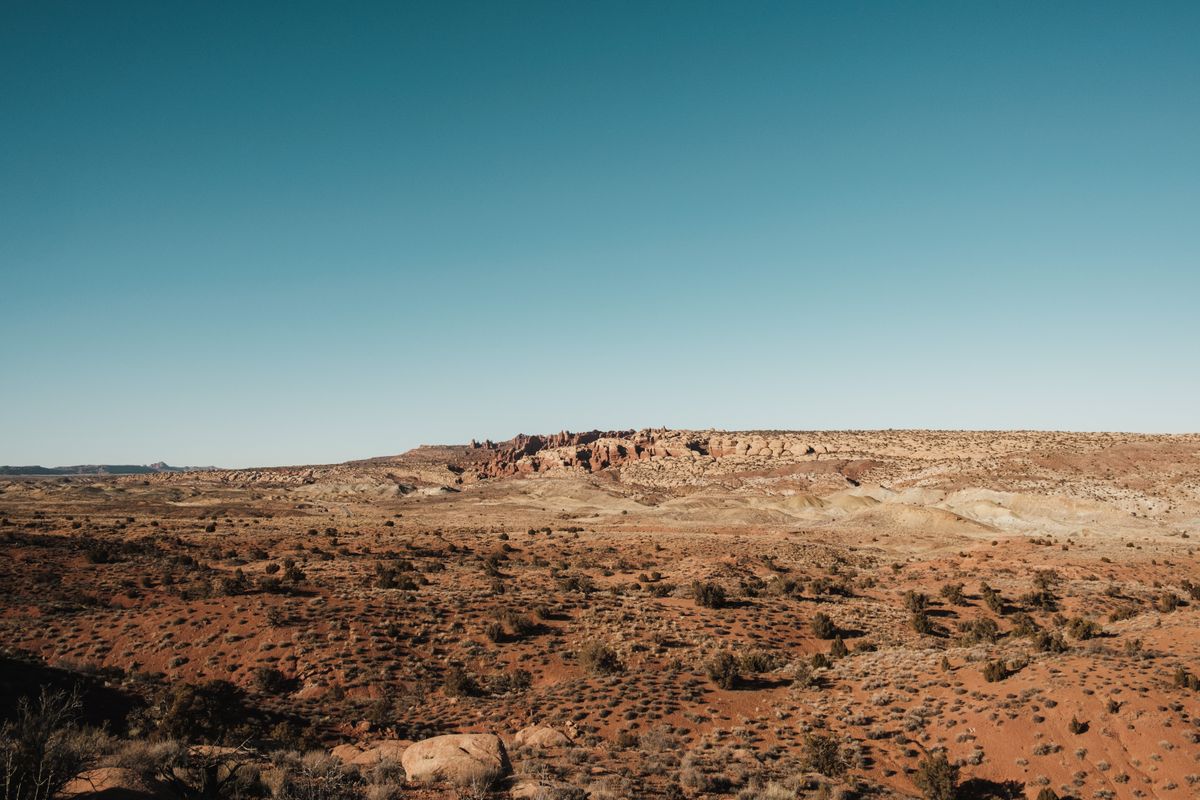 NASA's Genesis Capsule Makes a Crash Landing in Utah Desert Because of Design Flaws, Not Deploying Parachutes on September 8, 2004