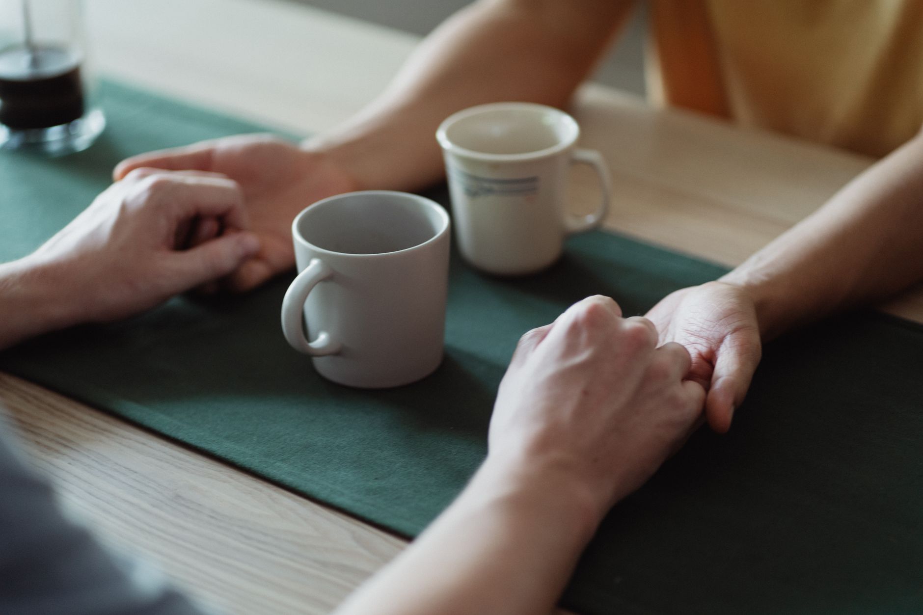 "Research Indicates Touch Lowers Stress Reactions in Women, Whereas Solely Verbal Encouragement Is Ineffective; Initial Handholding Brain Investigation Included 16 Subjects"
