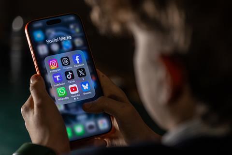 UK Under-16s May Encounter Possible Social Media Prohibition, Igniting Discussion on Online Science Access
