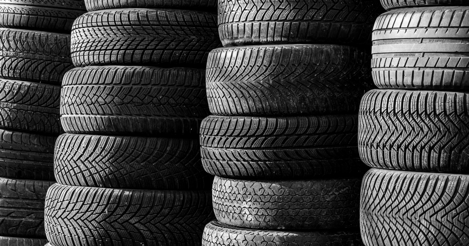 "Unsuccessful Artificial Reef Initiative: More than 2 Million Tires Submerged Near Fort Lauderdale in the 1970s, 600,000 Recovered Due to Environmental Issues"
